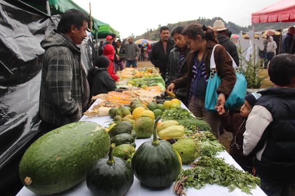 en la feria se presentaron diversidad de productos agrícolas de Huehuetenango.