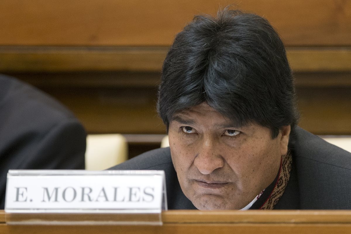 Evo Morales, presidente de Bolivia, estrena su cuenta en la red social Twitter. (Foto Prensa Libre: AP).