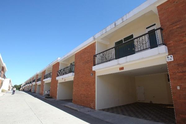 el residencial Brisas del Campo, ubicado en el km 18.5 a Lo de Diéguez, Fraijanes,   tiene aproximadamente   120 casas habitadas.