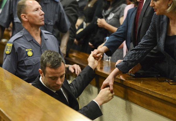 <em>Öscar Pistorius ha cumplido 10 meses de cárcel por homicidio.</em> (Foto Prensa Libre: AP)
