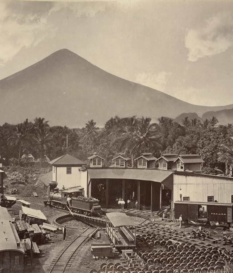 Estación del Ferrocarril en Escuintla (aproximadamente de 1886). A?lbum Arcain. (Foto: Fototeca Guatemala CIRMA)
