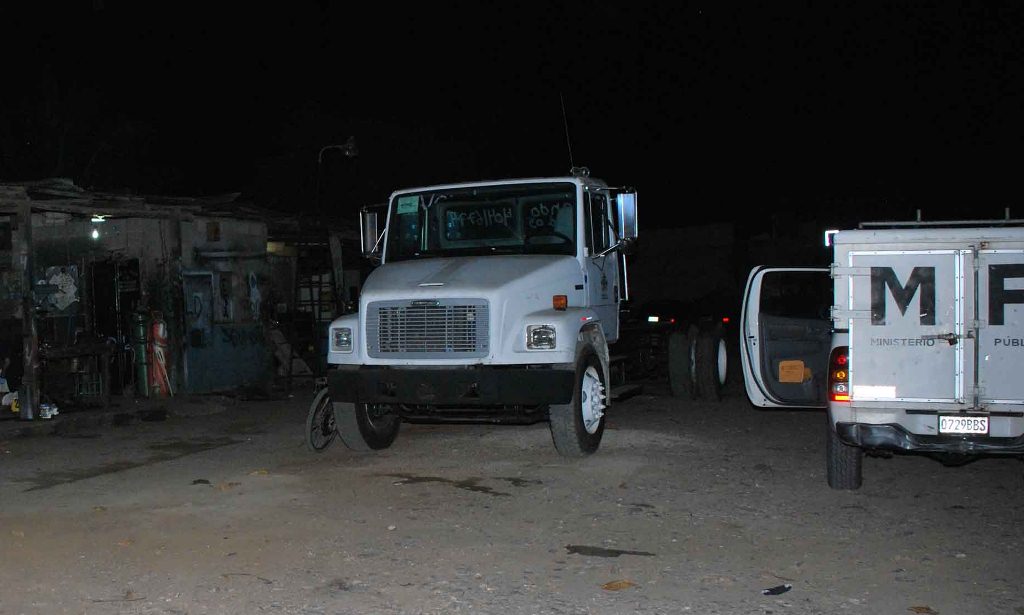 Taller donde fue encontrado el cadáver de Gilberto Peña, en Estanzuela, Zacapa. (Foto Prensa Libre: Víctor Gómez)