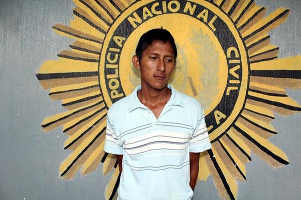 En la Colonia San Carlos fue detenido Boris Aldair López, de 21 años,  alias "el Chupa" por los delitos de Lesiones Graves y tres delitos de  Violación con agravación de la pena en concurso real de delitos.