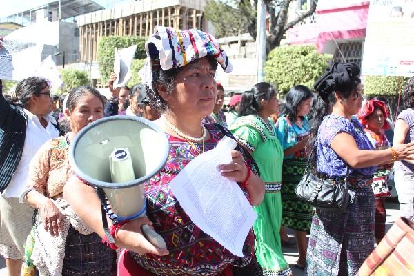 Mujeres, EN  la marcha de  ayer.