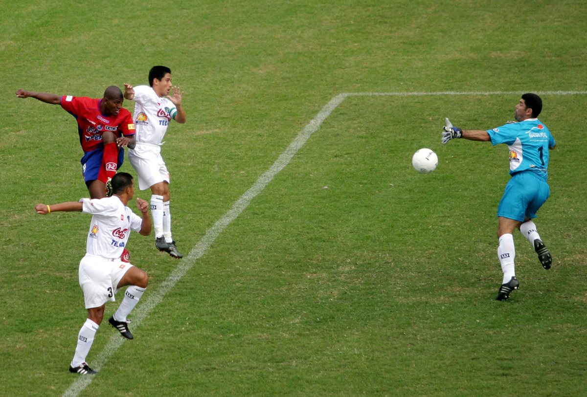 Acevedo, el último gran centro delantero del futbol guatemalteco