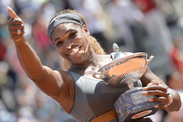 Williams sigue haciendo historia en el tenis femenino. (Foto Prensa Libre: AFP)