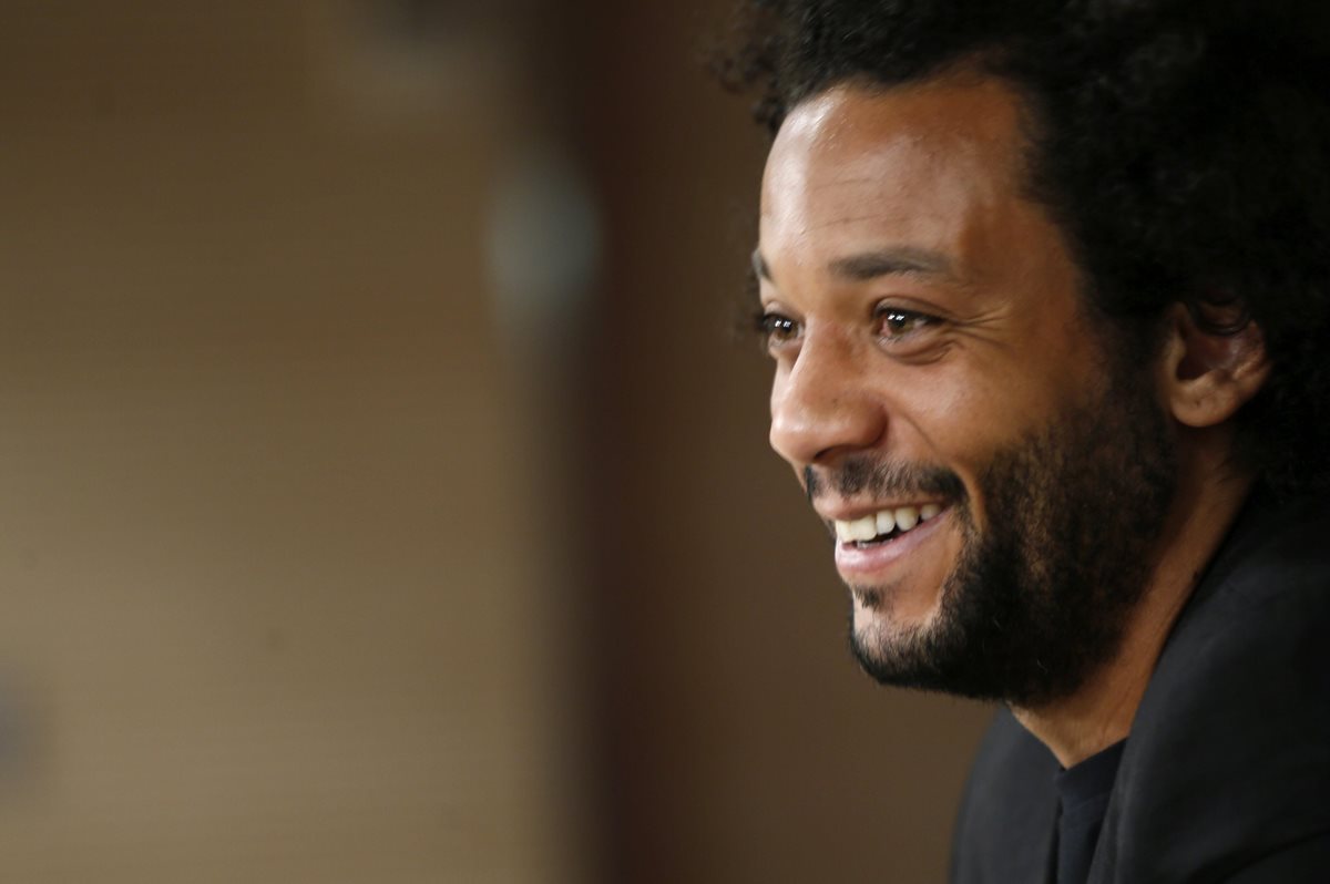 Marcelo Vieira durante la conferencia de prensa tras la firma de renovación de su contrato con el Real Madrid, hasta junio de 2022. (Foto Prensa Libre: EFE)
