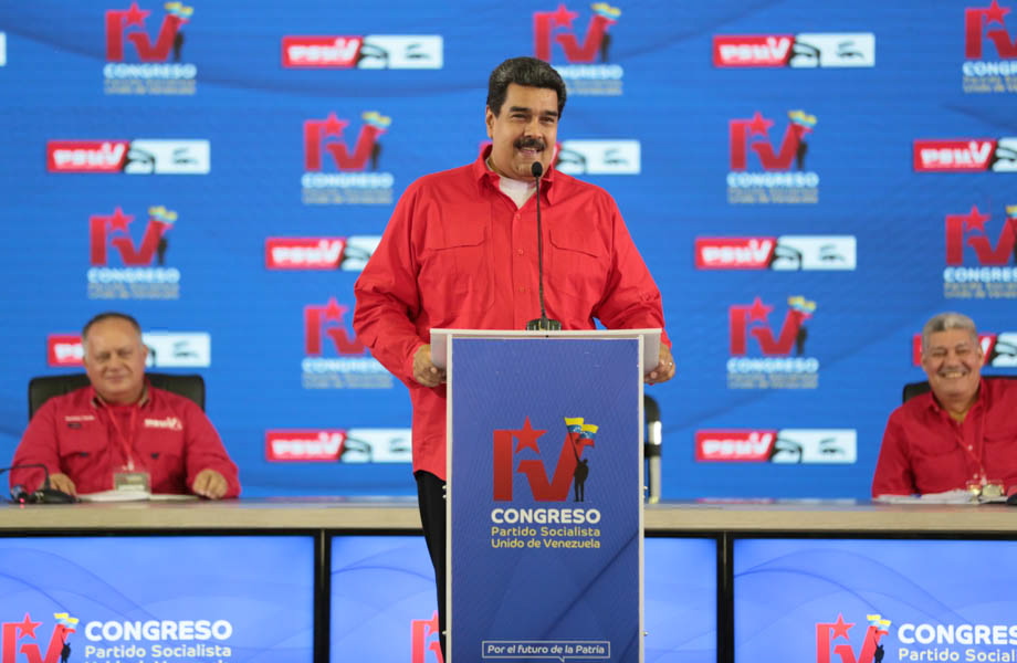 El gobernante partido Socialista Unido de Venezuela (PSUV) realizó un congreso en el que debatieron propuestas para afrontar la situación económica. (Foto Prensa Libre: EFE)