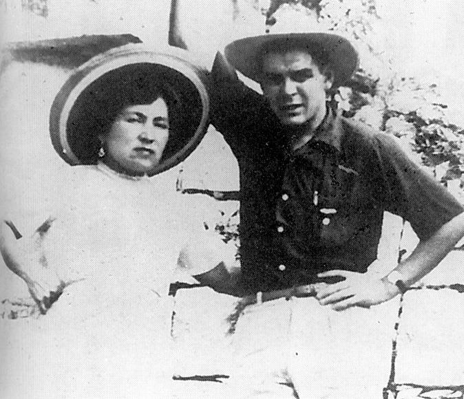 Ernesto Che Guevara y su esposa Hilda Gadea en 1955.(Foto: Hemeroteca PL)
