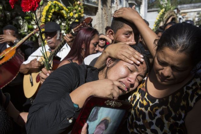 El 8 de marzo 34 jóvenes murieron calcinadas en el Hogar Seguro Virgen de la Asunción de Guatemala, y cuatro días después la cifra era ya de 40. AP