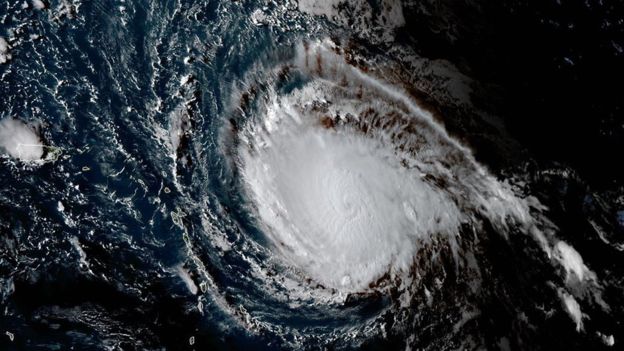 El agua contribuye a que Irma y el resto de huracanes se fortalezcan, mientras que cuando alcanzan tierra se debilitan. (AFP/NOAA/RAMMB)