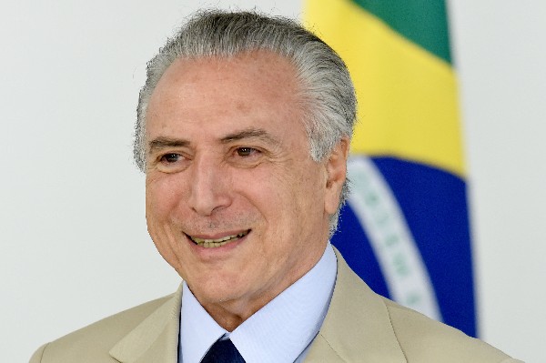  Nuevo gobierno de Brasil sacudido por escándalo vinculado con Petrobras