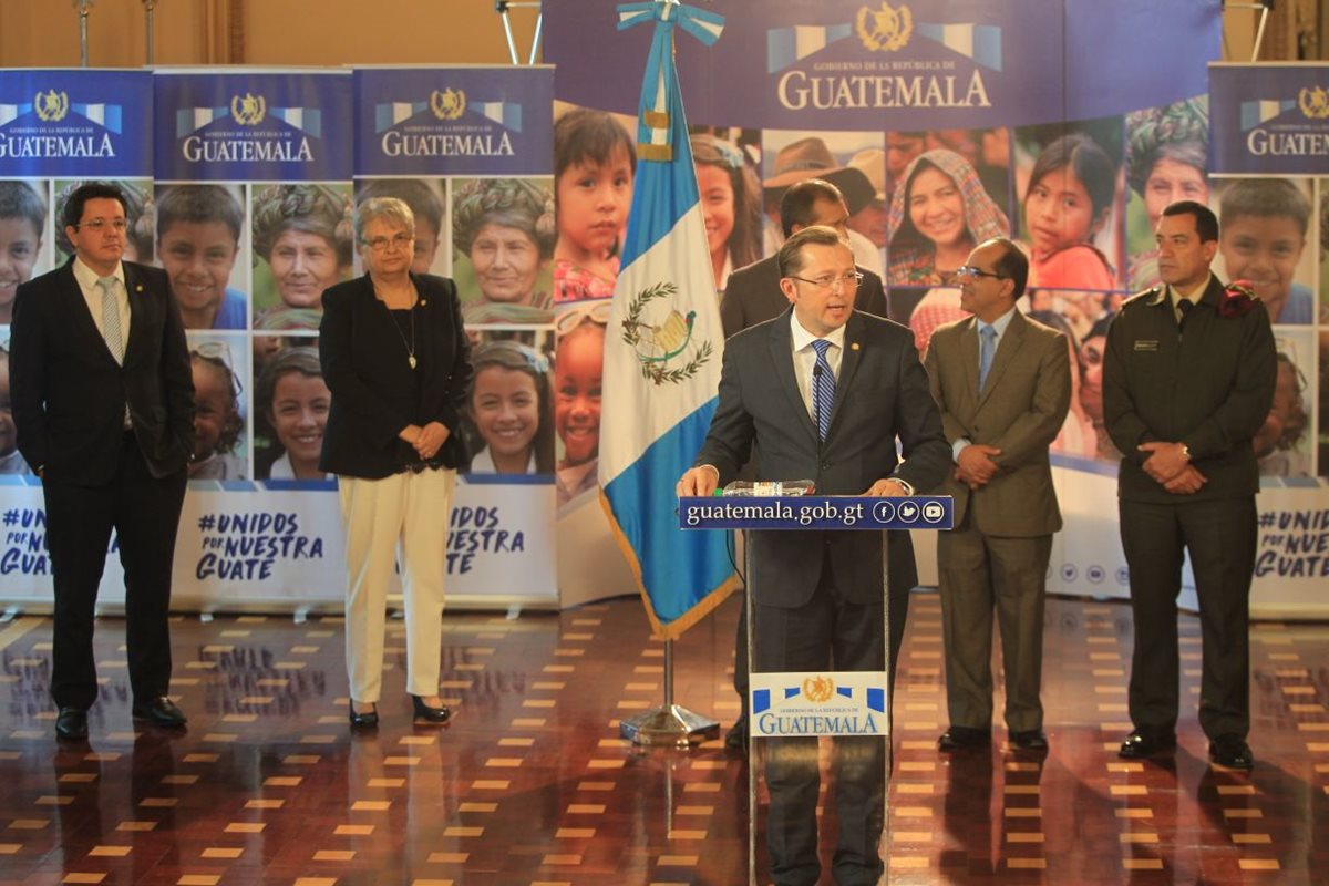 Ministros dicen que respetan la decisión del presidente de expulsar al comisionado de la Cicig. (Foto Prensa Libre: Esbin García)