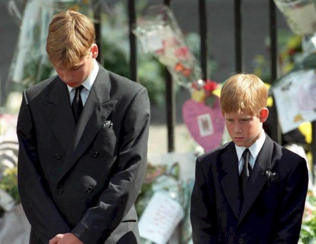 Dramas como la muerte de Diana, siendo William y Harry muy jóvenes, también causaron empatía en las personas. GETTY IMAGES