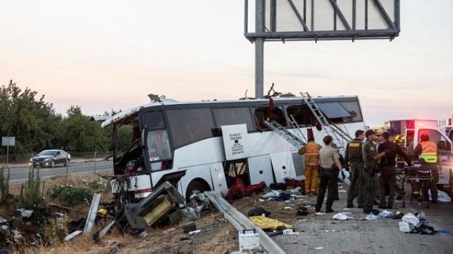 Cinco personas mueren en accidente de bus en California. (Foto Prensa Libre: AP)
