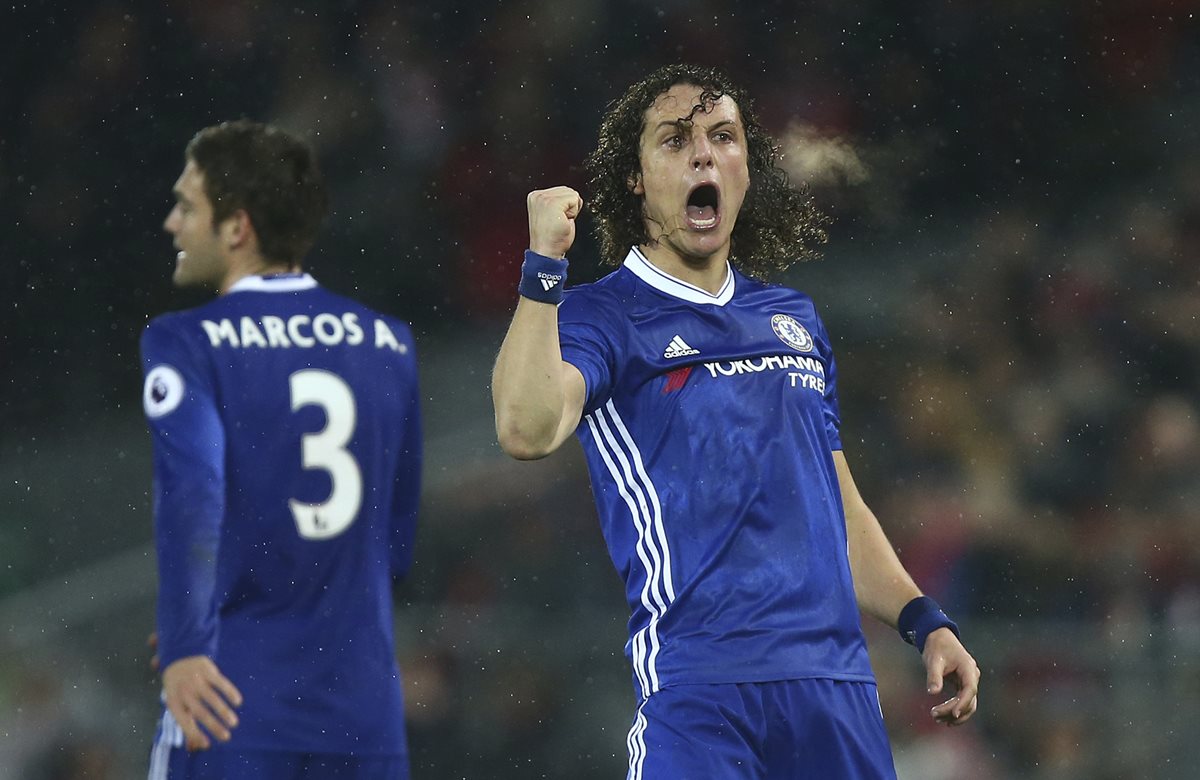 David Luiz abrió la cuenta para el Chelsea. (Foto Prensa Libre: AFP)