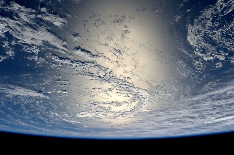 Los investigadores partieron de la base de que un incidente cósmico como el impacto de un meteorito cambiaría el sentido de rotación de la Tierra. (Foto Prensa Libre:Getty Images).