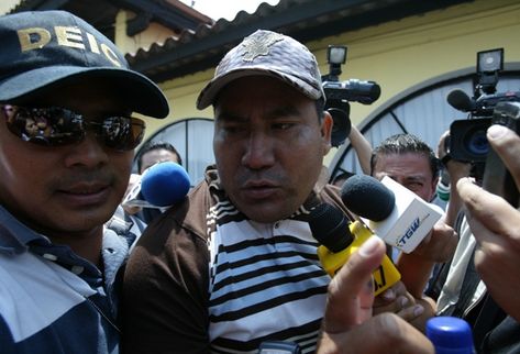 Hugo Álvaro Gómez, al momento de su llegada a la Fuerza Aérea Guatemalteca. (Foto: Erick Avila)