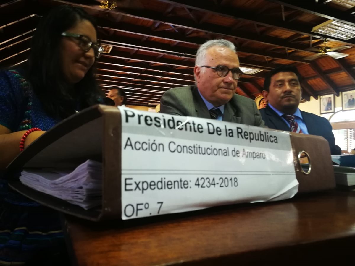 El abogado Ramón Cadena presentó un amparo en contra del presidente Jimmy Morales por no renovar el mandato de la Cicig y no permitir el ingreso al país del comisionado Iván Velásquez. (Foto Prensa Libre: Érick Ávila)