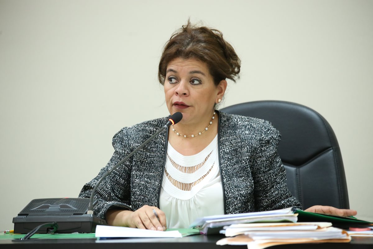 La jueza Carol Patricia Flores fue amparada por la CC, por lo que mantiene su inmunidad. (Foto Prensa Libre: hemeroteca PL)