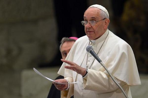 El papa Francisco habla durante la audiencia general en el Vaticano. (Foto Prensa Libre:AFP)