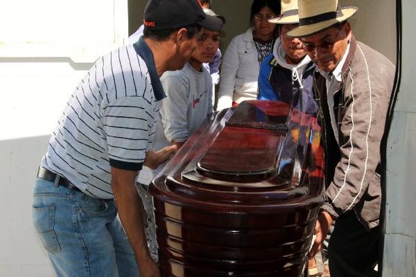 ataúd de   Ceto Matom, muerta en Quiché.