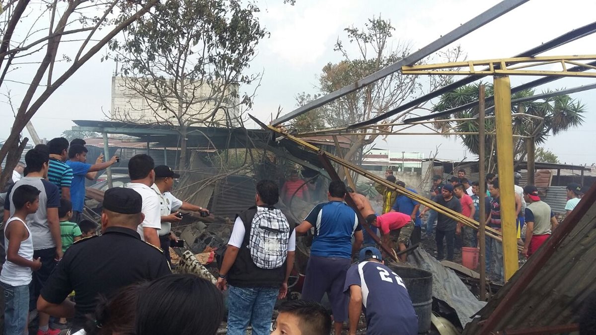 Lugar donde funcionaba una fábrica de fuegos pirotécnicos, en la zona 6 de Villa Nueva. (Foto Prensa Libre: PMT Villa Nueva).