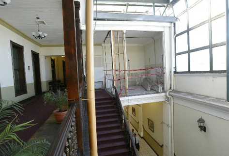 Casa Larrazábal  se encuentra en deterioro total por falta de mantenimiento, informó la Conred.