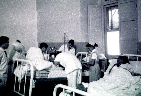 Médicos, durante los experimentos. (Foto: Cirma)