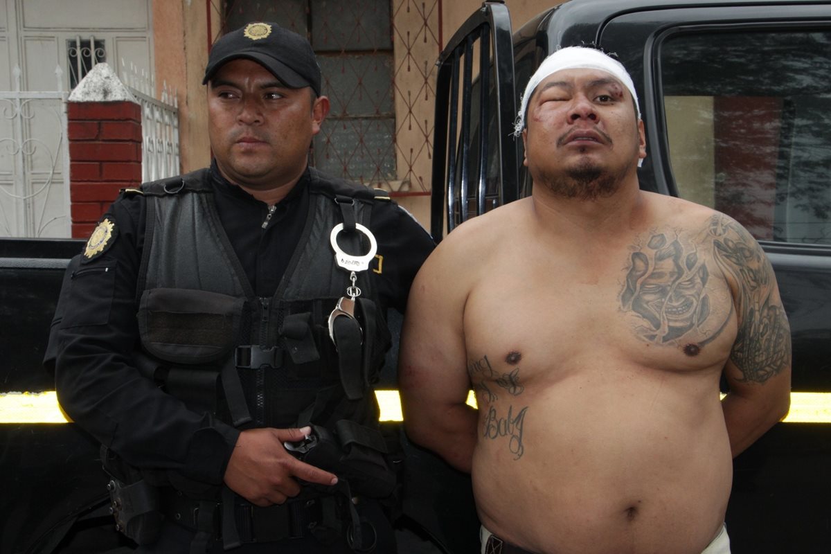 Las fuerzas de seguridad detuvieron en flagrancia a José Armado Diéguez Borrayo. (Foto Prensa Libre: PNC)