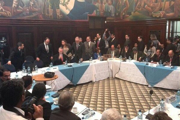 La reunión se desarrolló en el Salón del Pueblo. (Foto Prensa Libre: Alex Rojas)