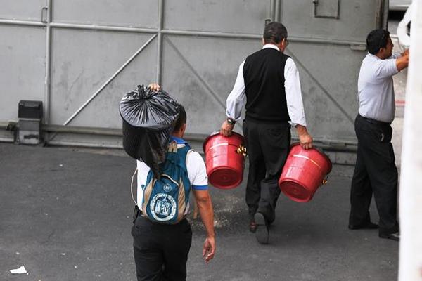 1 mil 300 canastas navideñas fueron entregadas a trabajadores del Congreso afiliados al Sintracor (Foto Prensa Libre) <br _mce_bogus="1"/>