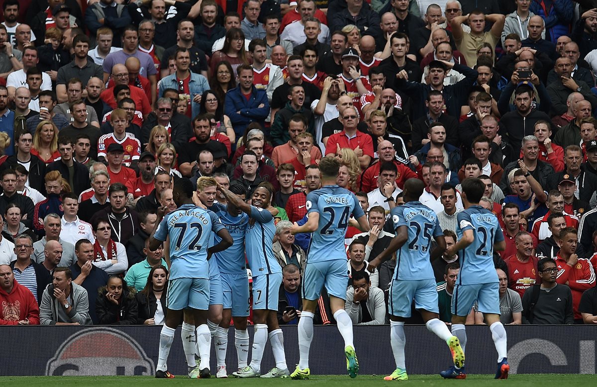 Los jugadores del City celebran después del gol de De Bruyne. (Foto Prensa Libre: AFP)