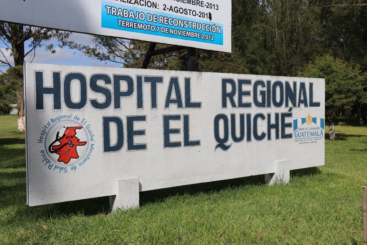 El hecho ocurrió en el hospital de Santa Cruz del Quiché. (Foto Prensa Libre: Héctor Cordero)