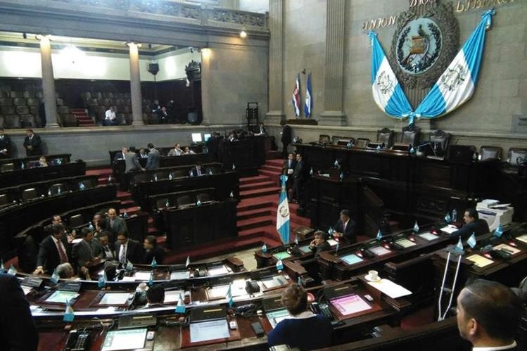 La reforma aumenta el pago de la deuda política a US$3 por voto válido. (Foto Prensa Libre: Hemeroteca PL)