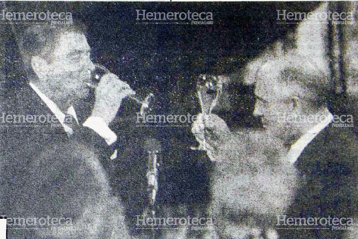 Reagan y Gorbachov brindan en Moscú, en 1988. (Foto Prensa Libre: Hemeroteca)