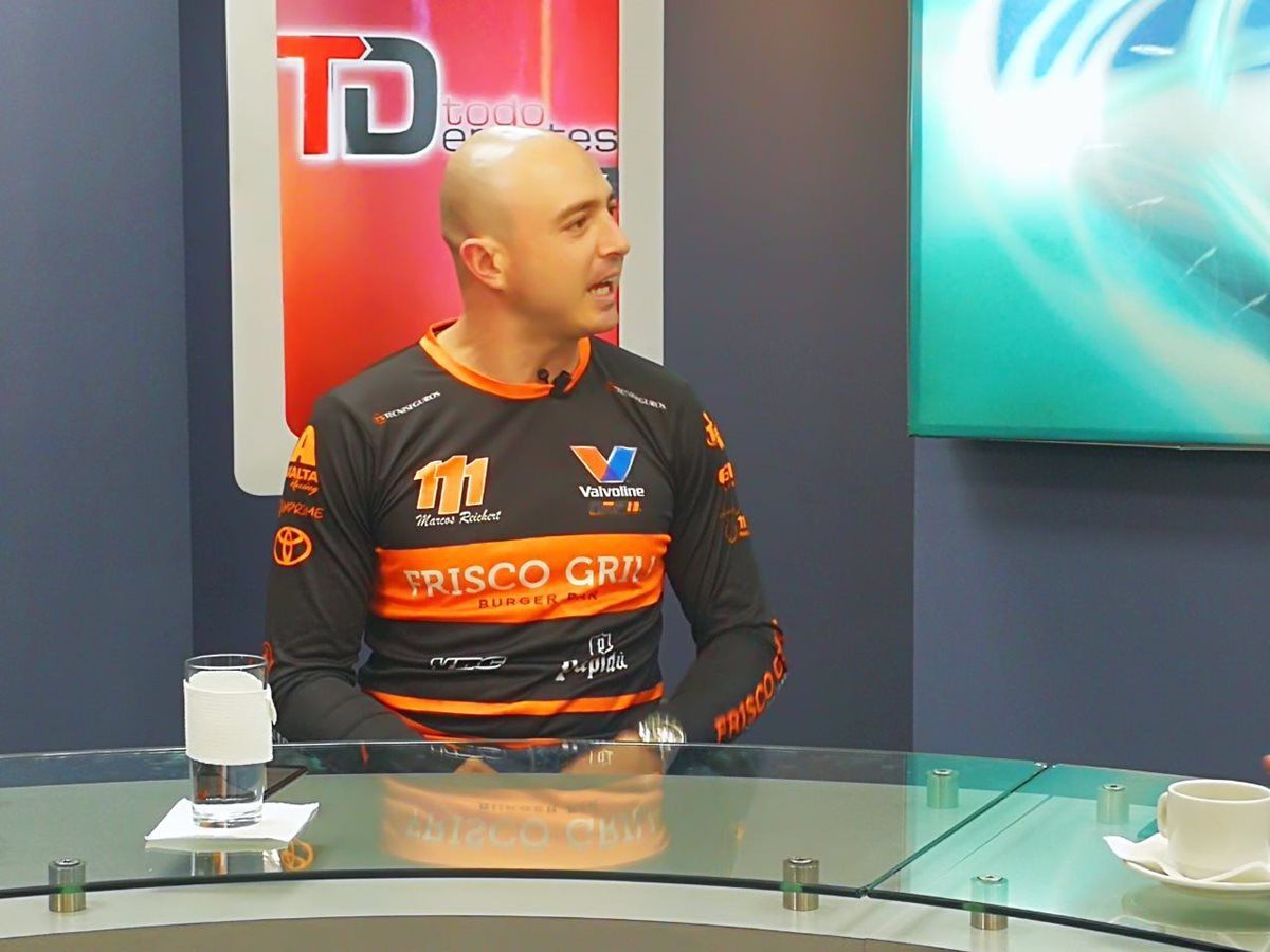 Marcos Reichert durante la competencia de las Tres Horas Nocturnas de la Copa Yaris Castrol. (Foto Prensa Libre: Autódromo Pedro Cofiño)