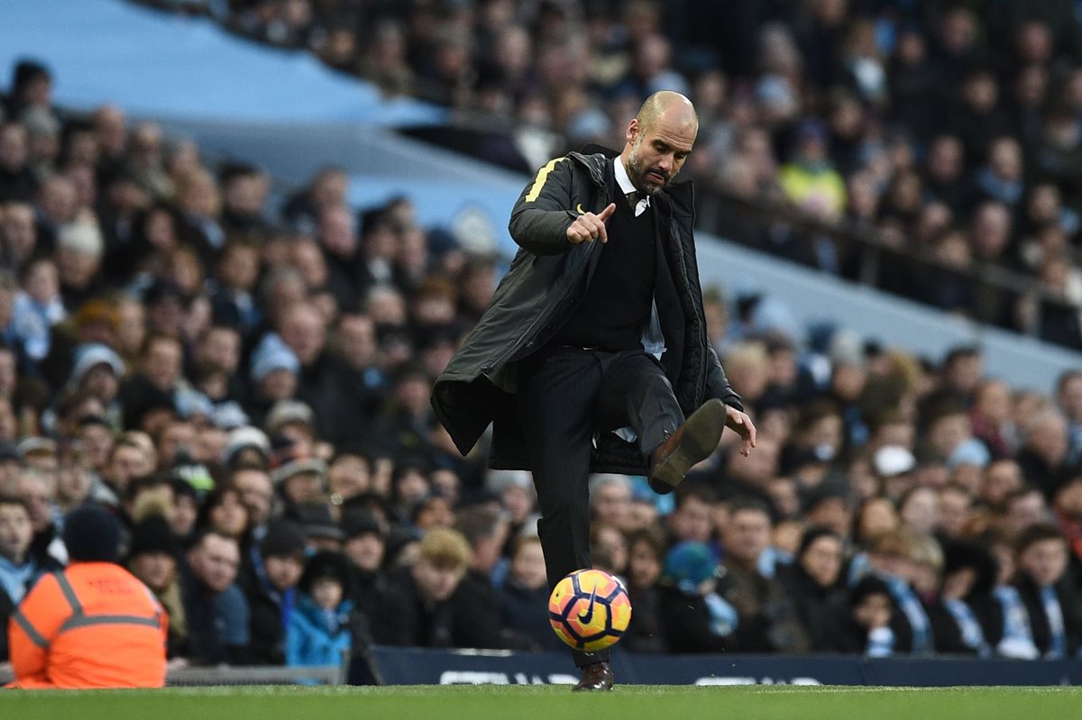 Pep Guardiola, entrenador del Manchester City, negó este jueves estar interesado en regresar al Barcelona en un futuro. (Foto Prensa Libre: AFP)
