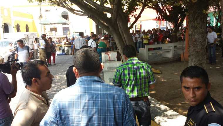 El ataque contra los periodistas ocurrió en el parque central de Mazatenango, frente a la Gobernación. (Foto Prensa Libre: Hemeroteca PL) 