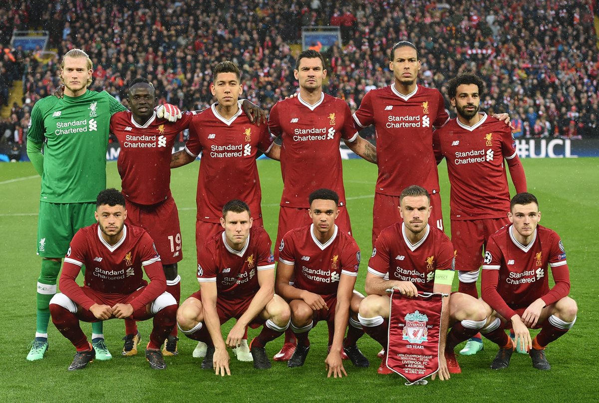 El equipo de Liverpool que consiguió el triunfo frente al AS Roma. (Foto Prensa Libre: AFP)