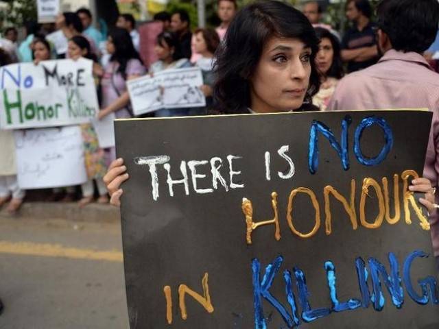 Manifestantes protestan contra la violencia de las mujeres en Islamabad.(Foto Prensa Libre: AFP)