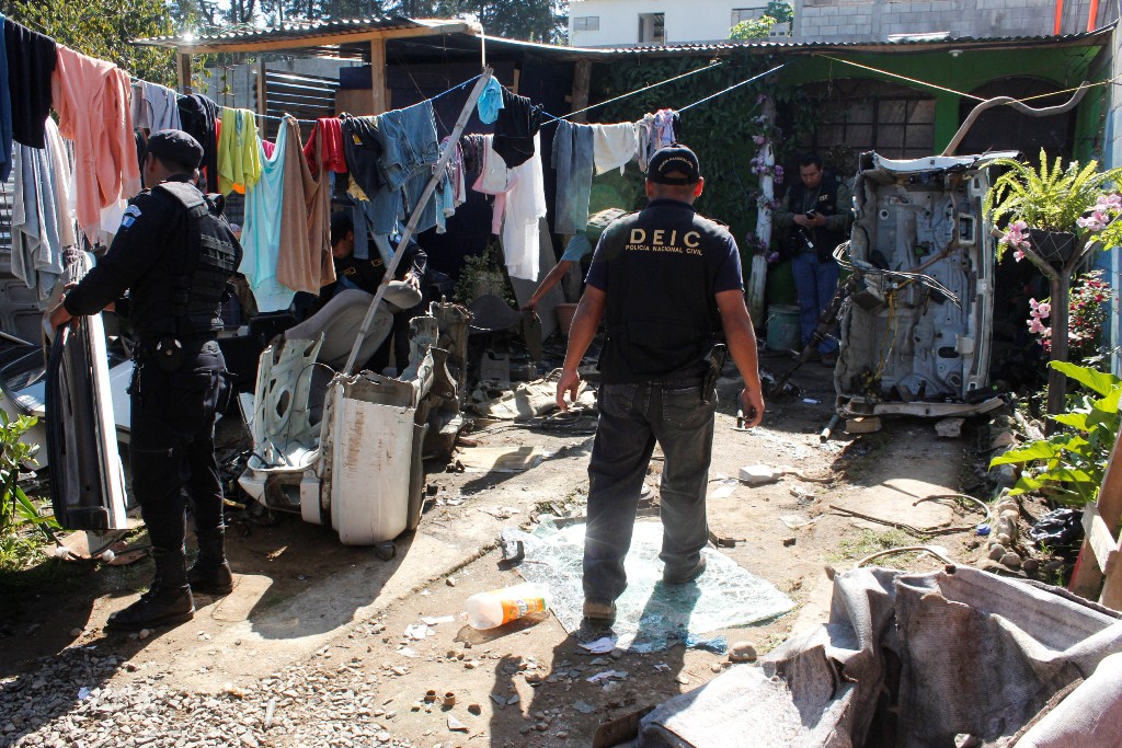 Vivienda que fue allanada en Zaragoza, Chimaltenango. (Foto Prensa Libre: Víctor Chamalé)