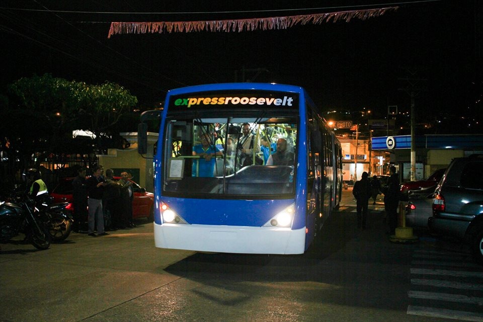 Diez autobuses circularán en el período de prueba del sistema Express Roosevelt. (Foto Prensa Libre: Hemeroteca PL)