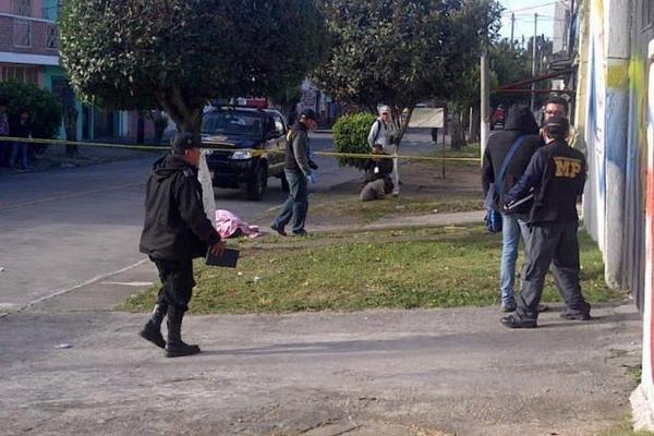 Se presume que el hombre murió por hipotermia. (Foto Prensa Libre: Erick Ávila)