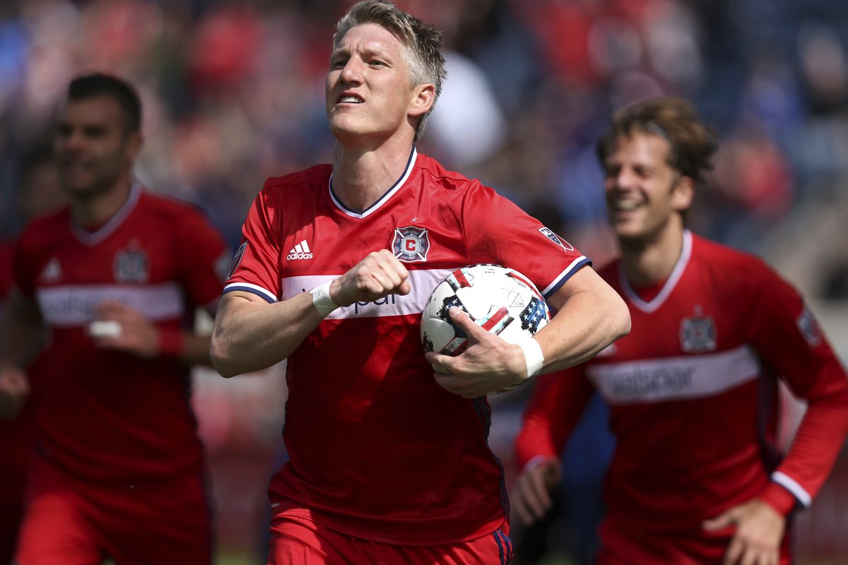 El exjugador del Bayern Múnich, Schweinsteiger, se estrenó con gol en la MLS. (Foto Prensa Libre: AP)