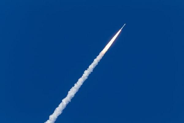 El Vehículo experimental intermedio IXV se elevó en un cohete Vega. (Foto Prensa Libre: AFP)