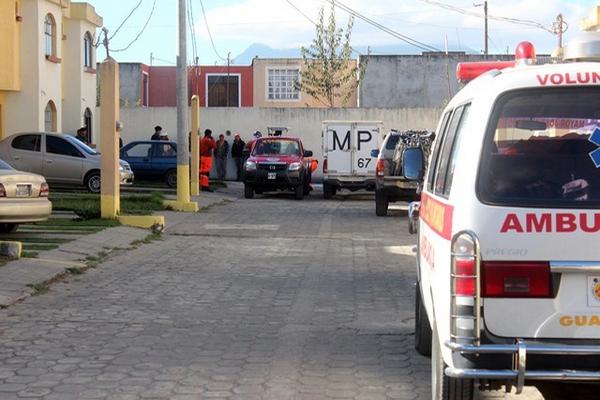 Condominio en Xela, donde las autoridades buscan evidencias del caso Siekavizza. (Foto Prensa Libre: Carlos Ventura)