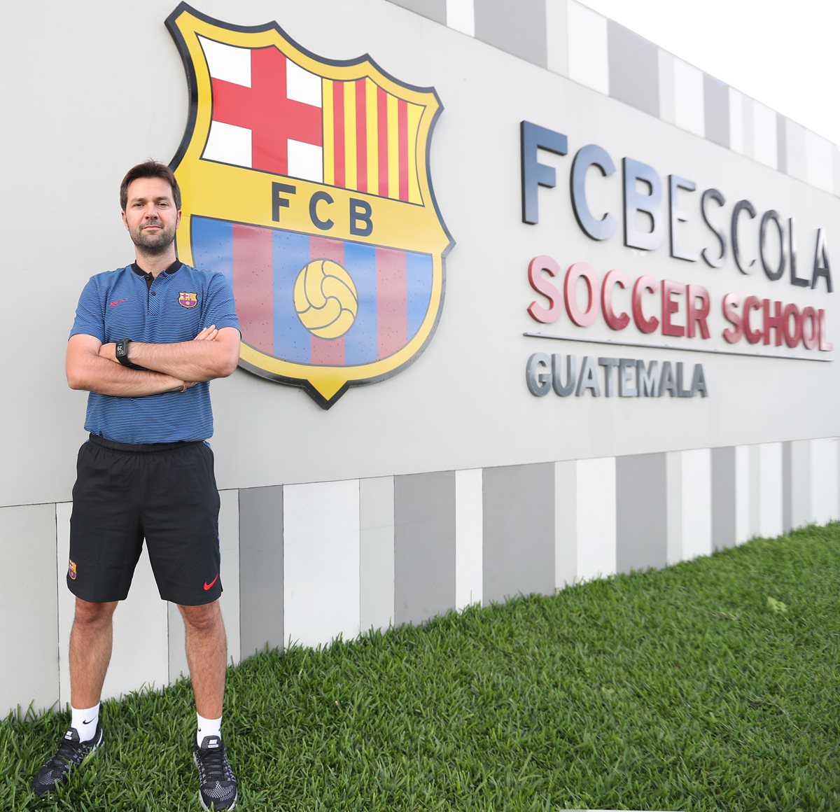 Director de las escuelas de futbol del Barcelona asegura que los jugadores guatemaltecos son técnicos y talentosos 