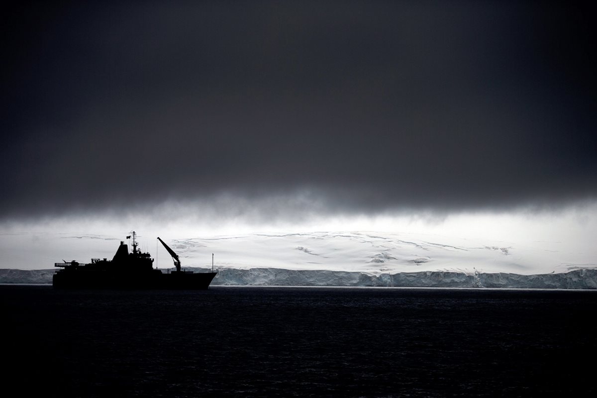 El agujero en la capa de ozono sobre la Antártida finalmente ha comenzado a cerrarse, revela nuevo estudio. (Foto Prensa Libre: AP).