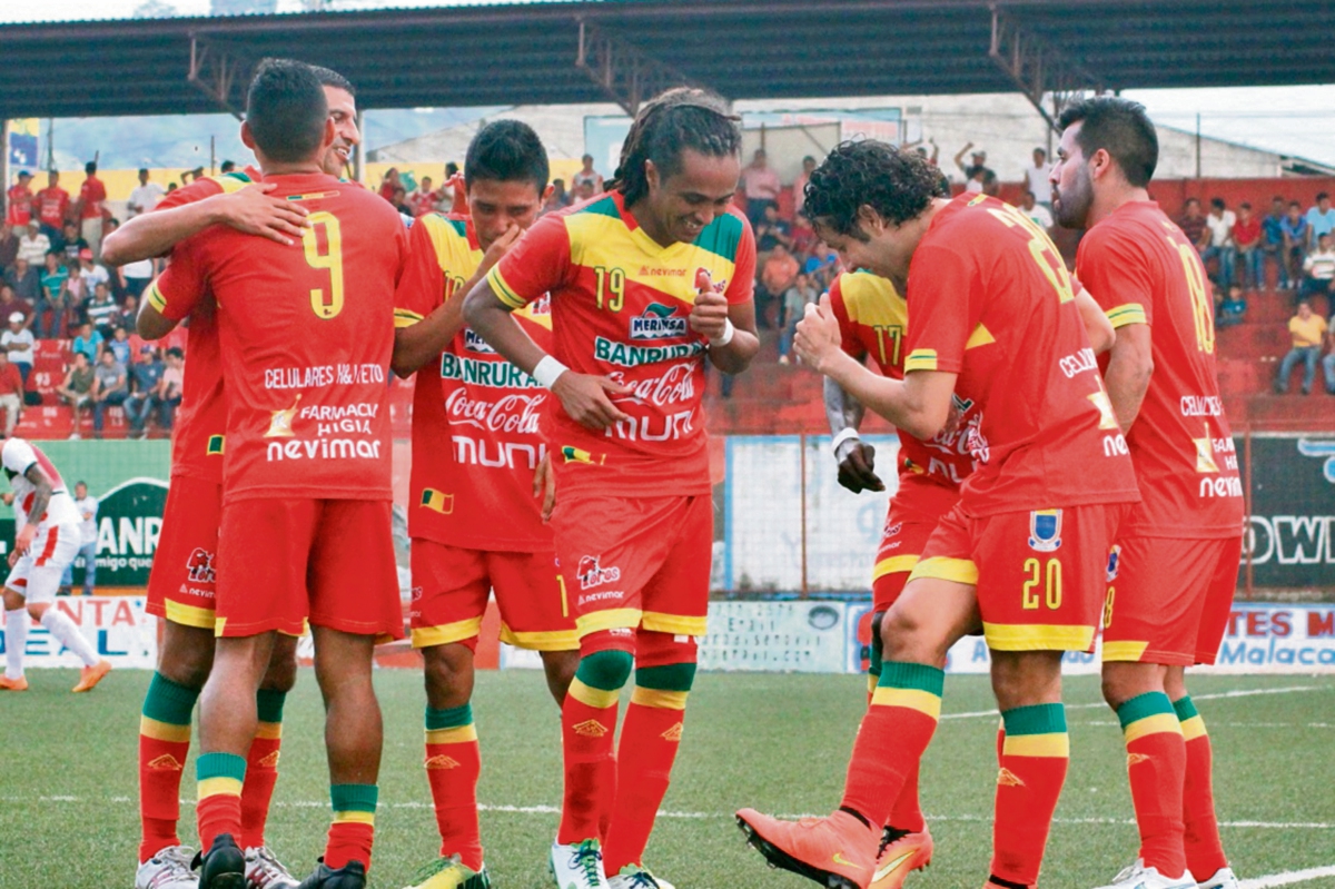 Malacateco podría perder puntos sino le cancela su deuda a Jucup y Murga. (Foto Prensa Libre: Hemeroteca)